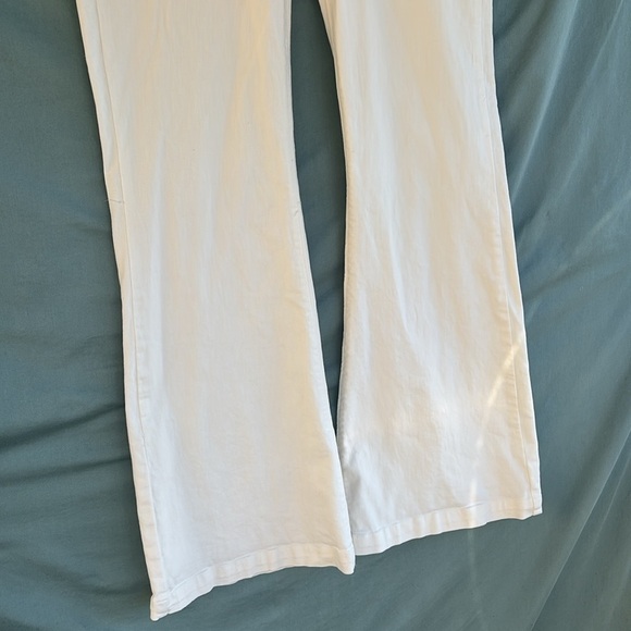 EUC PAIGE Women's Genevieve High Rise Flare Jeans Sz 31" White 70s Lainey Vibes - Picture 2 of 8